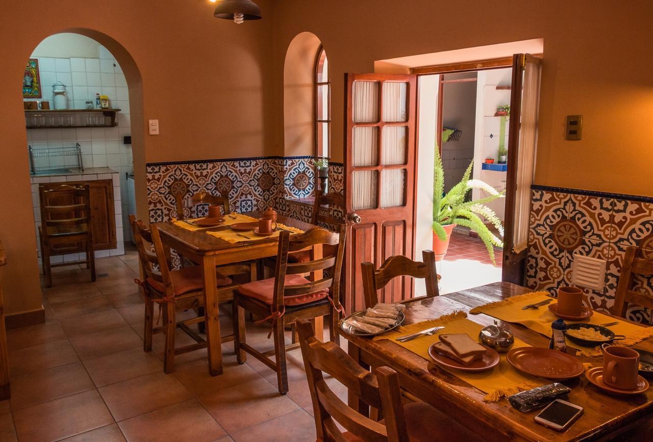 La Escondida Hostal Sucre Exterior photo